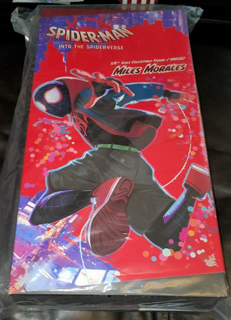 1 6 Hot Toys Spider Man Into The Spider Verse Miles Morales Collectible Figure Page 14