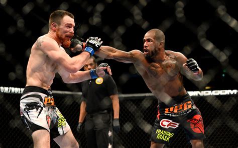 Ufc Fighter - EA Apologizes For Having Muslim Fighter Perform Cross