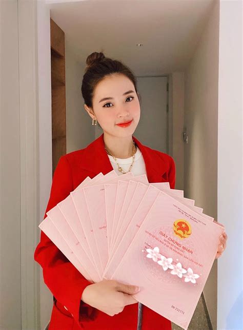 D N Hot Girl I U Ng Ng Tu I Ngo I Ng I S Ng Trong Nhung L A Ng I L N N T Nh Duy N