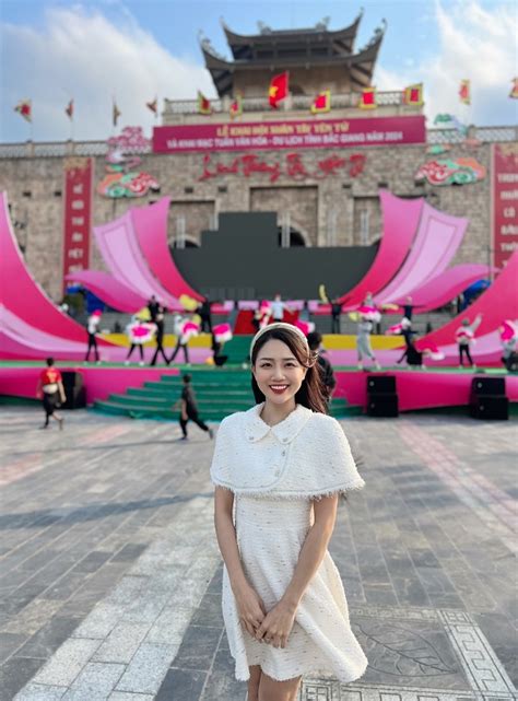 89 Ảnh Lan Anh SVM bikini khoe body gợi cảm trắng mịn