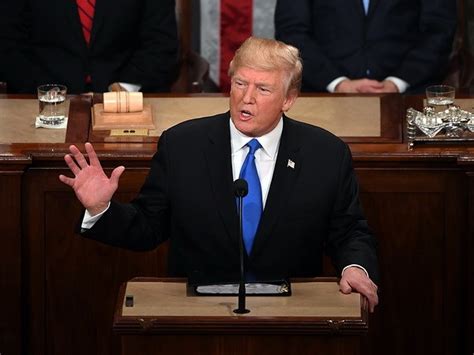 Cuộc đấu trí gay cấn giữa FBI và Chính quyền Tổng thống Mỹ