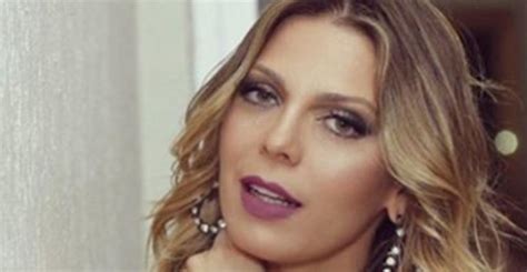 Aos Anos Sheila Mello Posa Deslumbrante Lingerie Tomara Que Caia Em Clique Sexy Passei