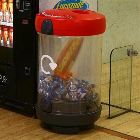 Уличный корпус-контейнер для сбора пластиковых бутылок