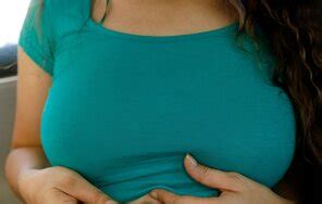 BUBBLE BUTT VENUS Porn Pic