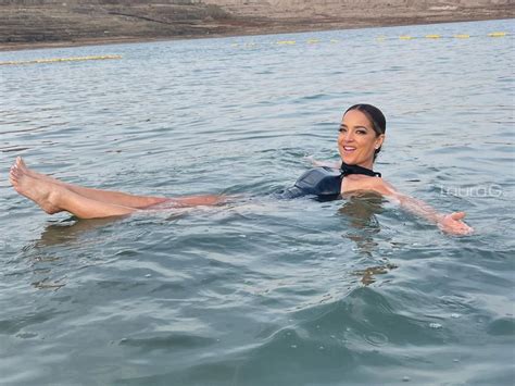 Adamari López luce bikini en sus vacaciones en Cancún