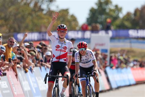 Van Empel Fait Deux Contre Deux Dans Les Coupes Du Monde De Cyclo Cross