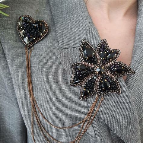 "Парная брошь" в 2025 г | Бисерные украшения, Брошь для шали, Бижутерия