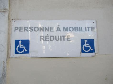 signaletique pour personnes  mobilite reduite photo gratuite