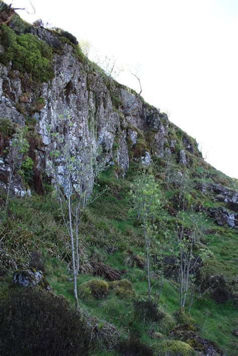 Crags Beside The Path © Richard Sutcliffe Cc By Sa 2 0 Geograph Britain And Ireland