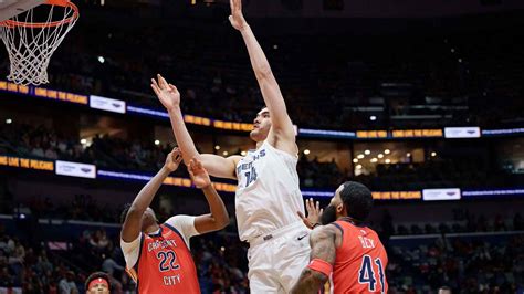 Grizzlies news: Zach Edey hits accomplishment Victor Wembanyama couldn ...