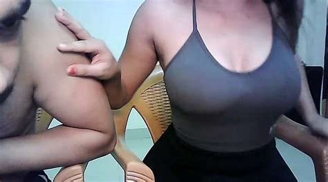 Bee Honey Naked Stripping On Cam For Live Sex Video Chat Gyrls