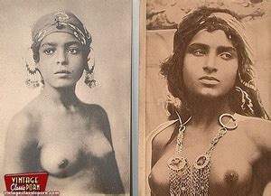 Natural Hairy Pussy Vintage Ethnic Girls Showing Their XXX Dessert