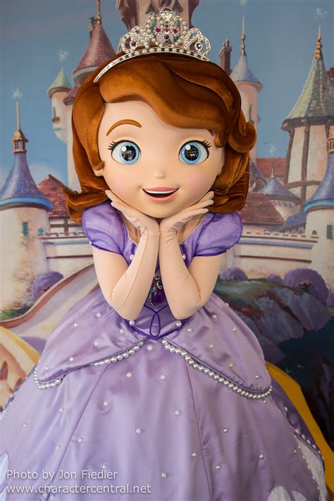 Princess Sofia The First At Disney Character Central In 2021 Sofia