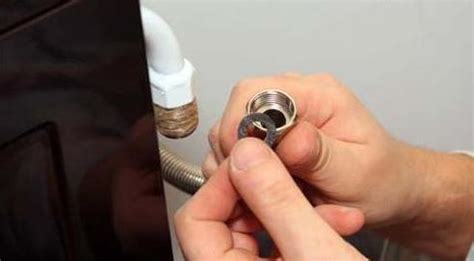 Раскроем тему - крепление для газового шланга к стене