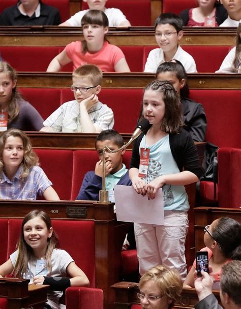 Le Parlement des enfants engagé contre la violence à l école Elle