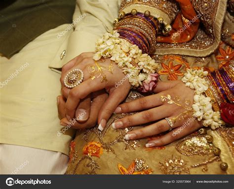 Ring Pakistani Engagement Hands Atelier Yuwaciaojp