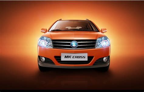 Geely Mk Cross: los clientes, ventajas y desventajas