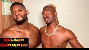 Milf Latina Caliente Enga A A Su Marido Con Dos Masajistas Bbc Xvideos