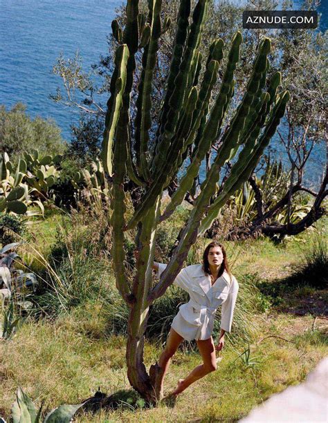 JULIA VAN OS Nude AZNude