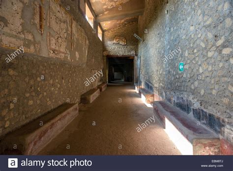 Ancient roman villa pompeii hi-res stock photography and images - Alamy