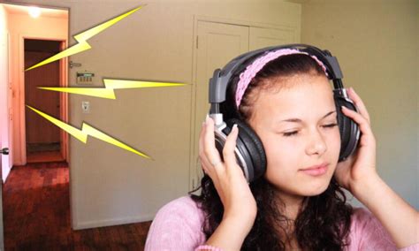 Ways To Cope With Your Roommate Having Loud Sex The Mugdown