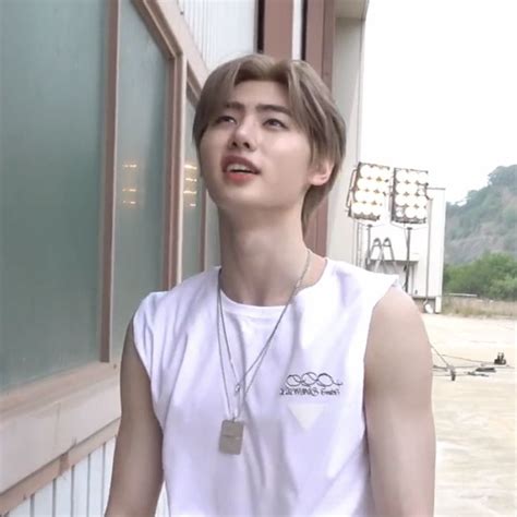 Pin by ᐡ ᐡ on sunghoon Pretty people Hot korean guys