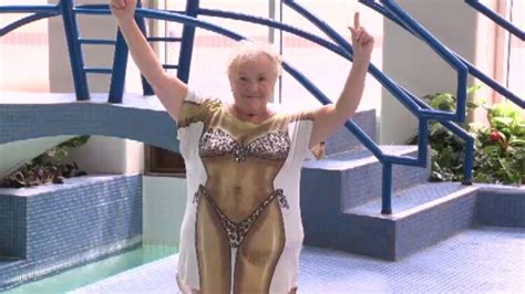 6 Hot Sexy Mary Macleod Bikini Pics