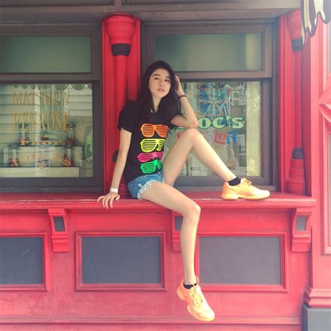 Cô nàng xứng danh hot girl thời đại mới Xinh xắn học giỏi hát hay mà đàn cũng đỉnh