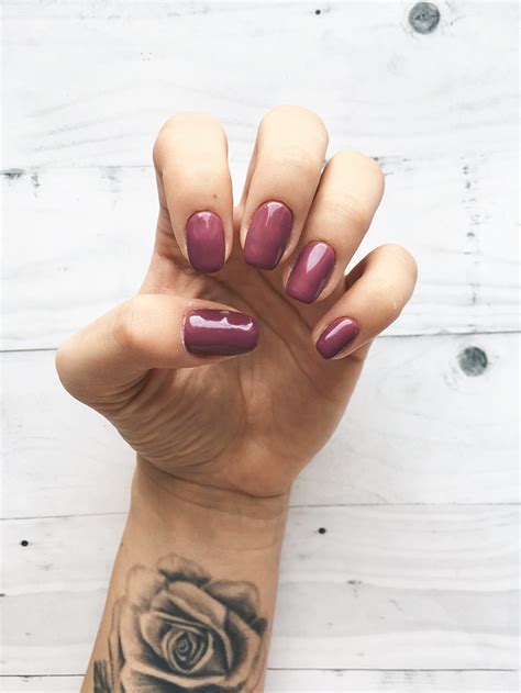 Mauve Mani Semilac Berry Nude