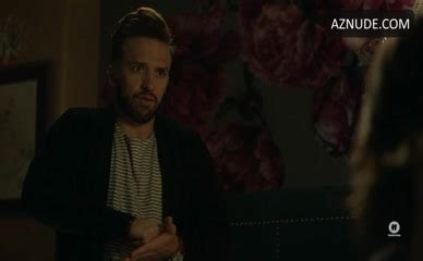 Emily Arlook Rylee Marshall Lesbian Scene In Grown Ish AZNude