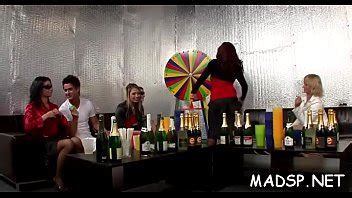 Esos zorros impresionantes saben cómo hacer una verdadera fiesta sexual XVIDEOS