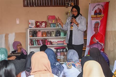 Ganjar Peduli Pemberdayaan Perempuan Relawan Berikan Ide Peluang Usaha