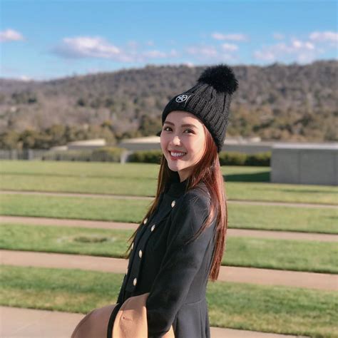 Khi Hot Girl M Ng I Thi Hoa H U Ng I L Ng C Vi N Ti M N Ng Ng I Ng Quang Ng I V Cao Nh T