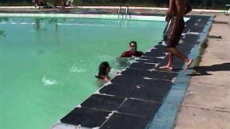 Bikini Babe Gets Nasty Shock When Man S Prank Goes Horribly Wrong