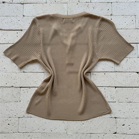 BLUSA CANELADA BÁSIC BOTÕES NO DECOTE NUDE Dondoca Moda Feminina