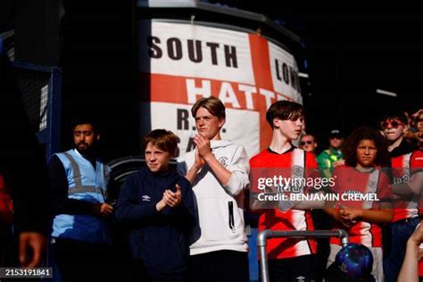 Football Fan Reaction Photos And Premium High Res Pictures Getty Images