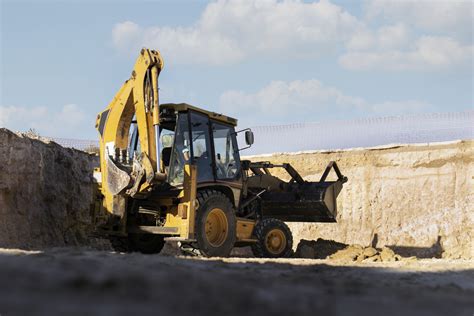 Koparki w akcji — jak lemiesze wpływają na szybkość i jakość prac