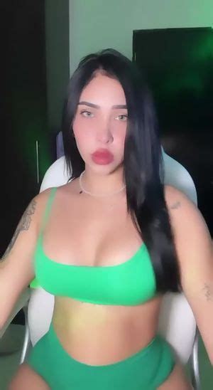 Every Reaction Gets A Nude Go And Try