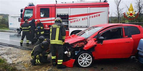 Crotone Incidente A Poggio Pudano Tre Feriti Wesud