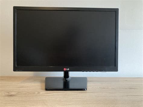Prodam LG monitor 22EN33S