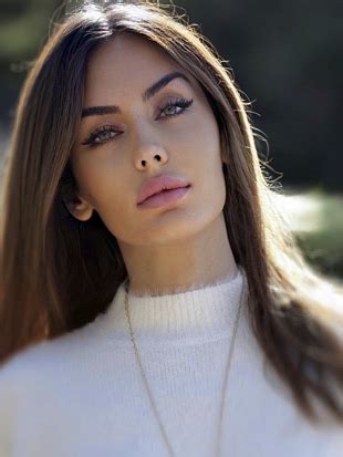 Brunette Female Model Based In Los Angeles Nihan