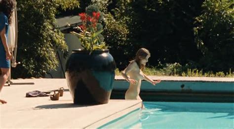 Élise Lhomeau nude pics pagina