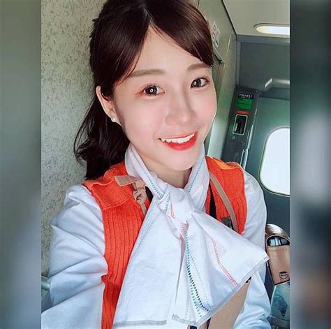 L T B Ng Ph C C N Ng Nh N Vi N Ng S T Khoe Body G I C M Nhan S C Hot Girl Xinh B T Ng