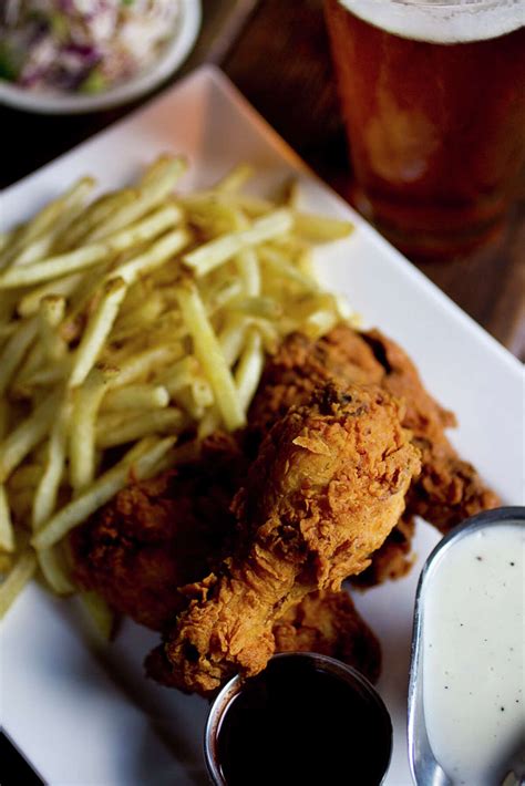 First look: Lee’s Fried Chicken & Donuts