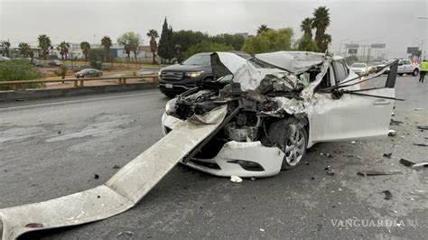 Automovilista Se Salva De Milagro Tras Impactarse Contra Transporte De