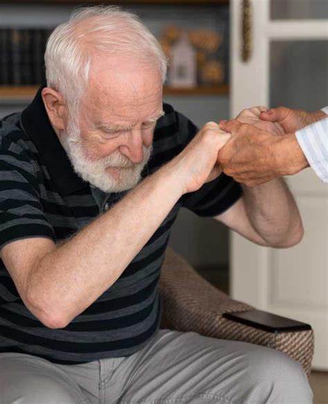 Parkinson Hastal Neden Olur Belirtileri Nelerdir Akt P