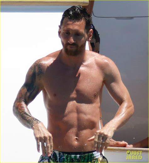 Lionel Messi Paparazzi Sexy Shirtless Photos Man Naked Hot Sex Picture