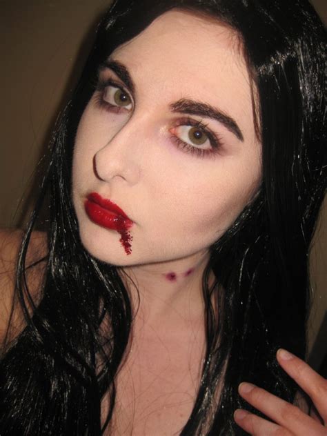 Vampire Halloween Makeup Tutorials For Creepy Halloween Look - A DIY ...