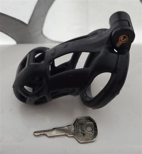 Day 36 🔒 Today ties my longest ever locked. The Kink3d Cobra is so