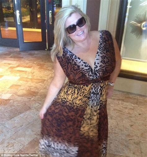 TOWIE In Las Vegas Cast Tweet Candid Bikini Photos As They Film Spin Off Daily Mail Online